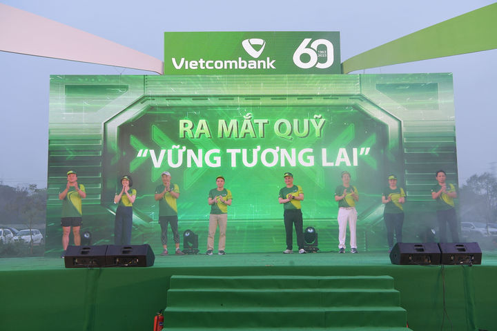 Vietcombank ra mắt Quỹ “Vững tương lai”  và phát động Giải chạy “Vạn trái tim - Một niềm tin”