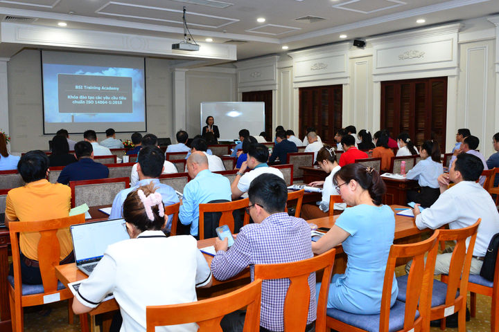Đào tạo về “Kiểm kê và báo cáo khí nhà kính” cho các doanh nghiệp niêm yết