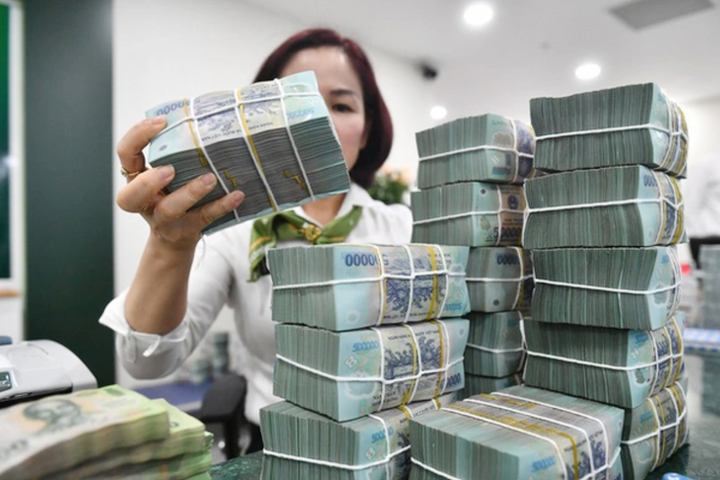 Tiếp tục thực hiện chính sách tiền tệ chắc chắn, chủ động, linh hoạt, kịp thời, hiệu quả, ưu tiên cấp vốn tín dụng, thúc đẩy tăng trưởng kinh tế nhanh, bền vững