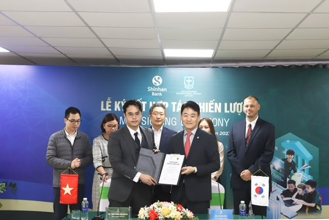 Ngân hàng Shinhan Việt Nam hợp tác chiến lược cùng CIS Lào Cai triển khai chương trình ưu đãi học phí lãi suất 0%