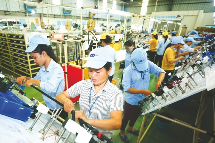 Lãi suất giảm thúc đẩy tăng trưởng tín dụng