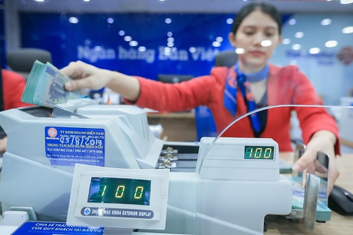 Còn "sóng" chuyển sàn giao dịch cổ phiếu ngân hàng trong 2023?