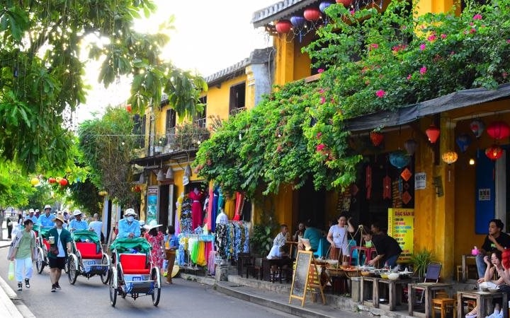 Hơn 5,5 triệu khách quốc tế đến Việt Nam đạt trong 6 tháng đầu năm 2023