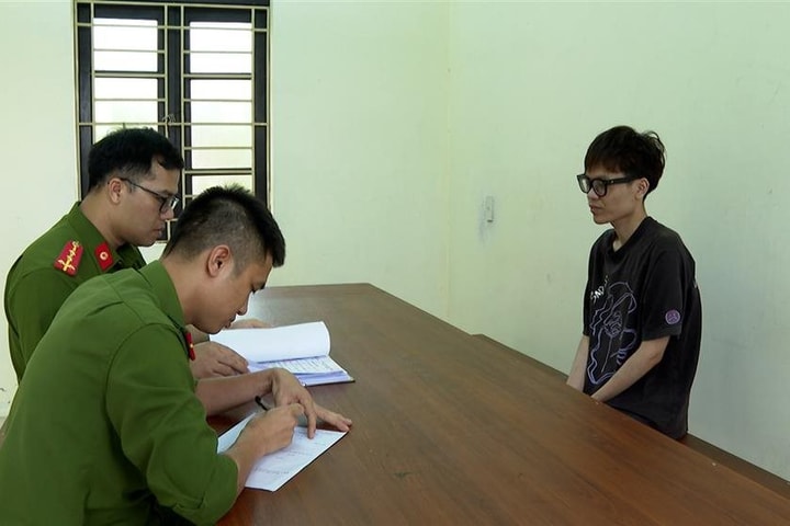Lập Facebook giả đăng bài xuyên tạc, đe doạ cưỡng đoạt tiền của bị hại