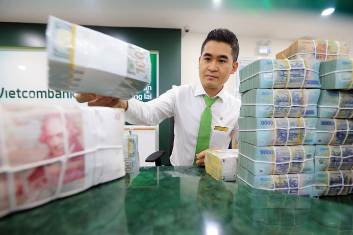 Chất lượng dịch vụ: Yếu tố cơ bản giữ ổn định và thu hút nguồn vốn tiền gửi của các TCTD