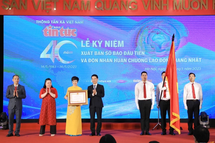 Báo Tin tức kỷ niệm xuất bản số báo đầu tiên và đón nhận Huân chương Lao động hạng Nhất