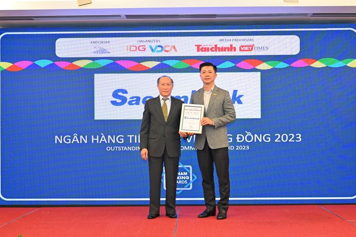 Sacombank nhận Giải thưởng tiêu biểu về bán lẻ và hoạt động cộng đồng