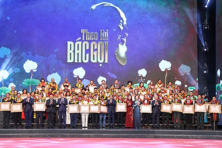 Thủ tướng: Đẩy mạnh thi đua, tỏa sáng tinh thần yêu nước, cống hiến, dám nghĩ, dám làm
