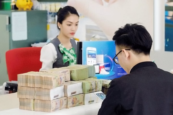 Lãi suất tiền gửi tiết kiệm tháng 9/2023: Cao nhất chỉ còn 6,75%/năm