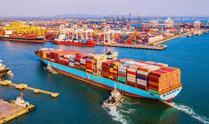 HSBC: Triển vọng thương mại tươi sáng hơn, GDP năm 2024 của Việt Nam dự báo đạt 6,0%