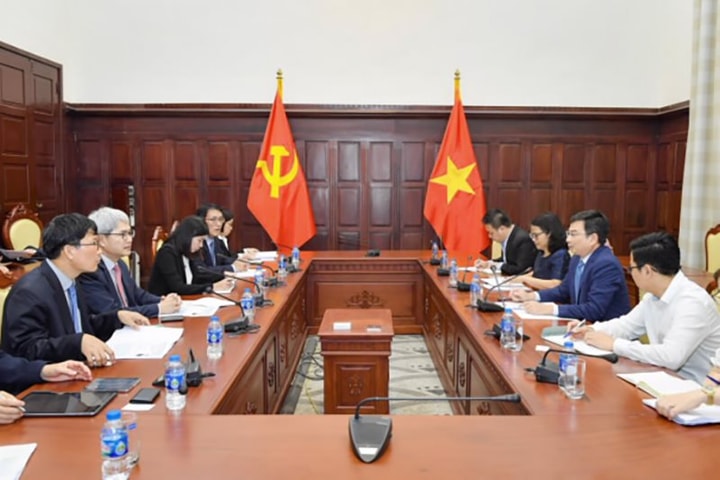 Phó Thống đốc Phạm Thanh Hà tiếp Chủ tịch kiêm Tổng giám đốc Ngân hàng KEXIM