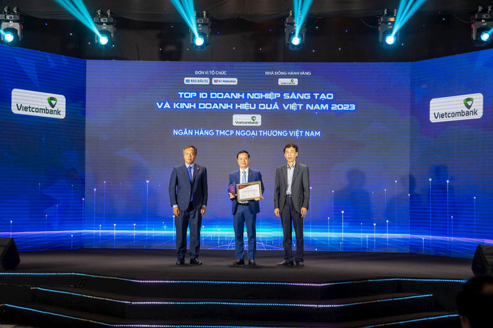 Vietcombank dẫn đầu Top 10 ngân hàng sáng tạo và kinh doanh hiệu quả năm 2023