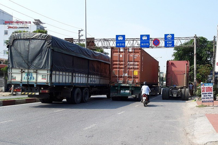 Quy định xếp hàng hóa trên xe ô tô