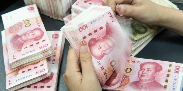 Chuyên gia: Trung Quốc nên hy sinh đồng Nhân dân tệ để tránh rơi vào vòng luẩn quẩn nợ nần và giảm phát
