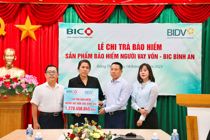 BIC chi trả gần 1,3 tỷ đồng quyền lợi bảo hiểm người vay vốn cho khách hàng của BIDV Sa Đéc