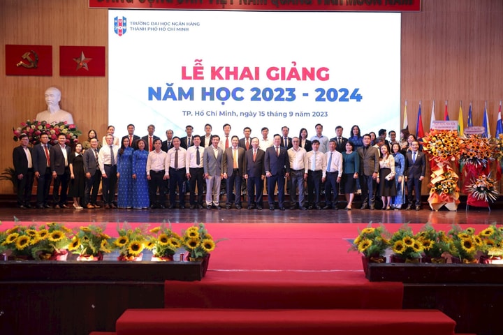 Học bổng Thống đốc: Niềm tự hào, động lực rèn luyện, phấn đấu của sinh viên ngân hàng