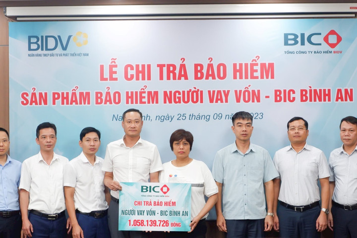 BIC chi trả hơn 1 tỷ đồng quyền lợi bảo hiểm cho khách hàng vay vốn tại Nam Định