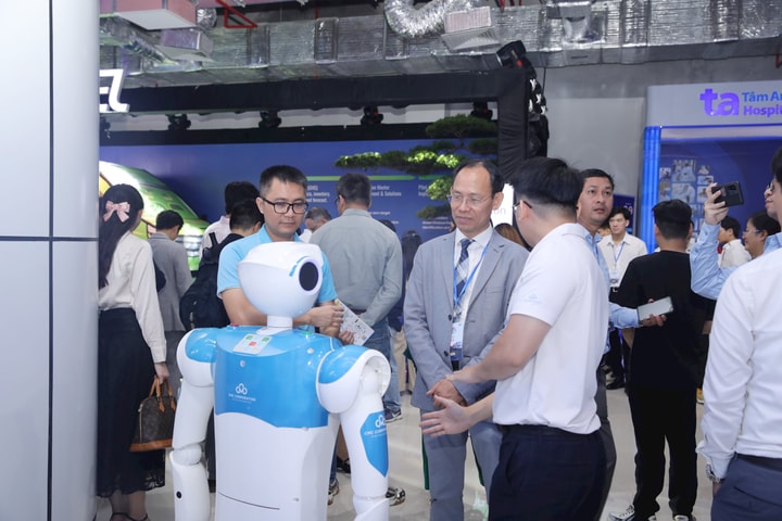 Ấn tượng triển lãm đổi mới sáng tạo của CMC tại VIIE 2023