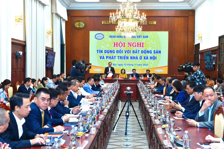 Ngành Ngân hàng bàn giải pháp tháo gỡ khó khăn cho thị trường bất động sản