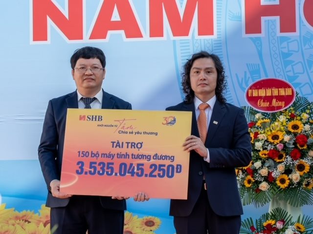 SHB trao tặng 150 bộ máy tính cho trường Đại học Thái Bình