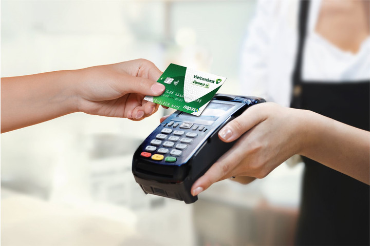 Thẻ Vietcombank Chip Contactless – Đổi mới thanh toán, chạm để cảm nhận
