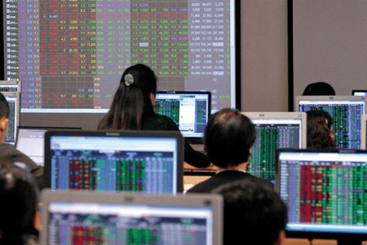 Thêm công ty chứng khoán bị Ủy ban Chứng khoán Nhà nước xử phạt