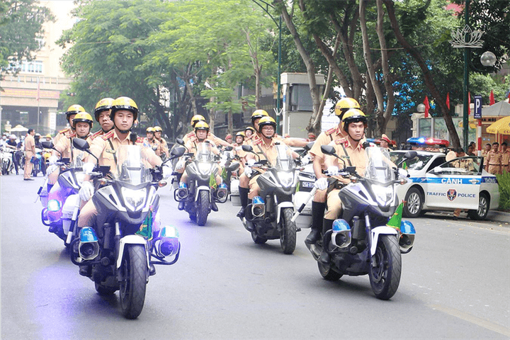 Mở cao điểm bảo đảm trật tự, an toàn giao thông Tết Nguyên đán Giáp Thìn và các Lễ hội đầu Xuân 2024