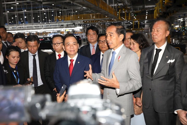 Tổng thống Indonesia thăm nhà máy VinFast Hải Phòng