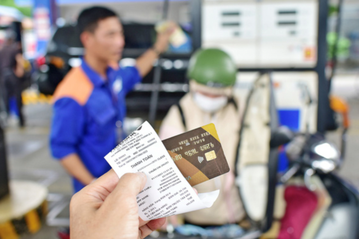 Doanh nghiệp xăng dầu đề xuất tính chi phí hoá đơn vào giá xăng dầu