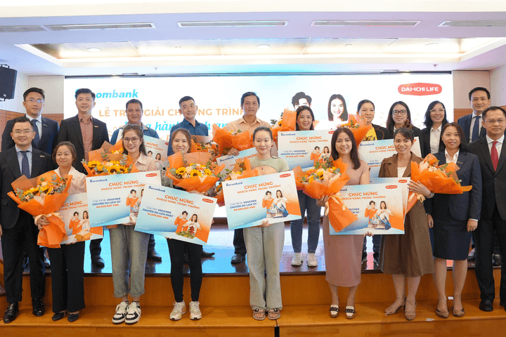 Sacombank trao giải chương trình quay số trúng thưởng “Đồng hành bình an – Quà sang bùng nổ”