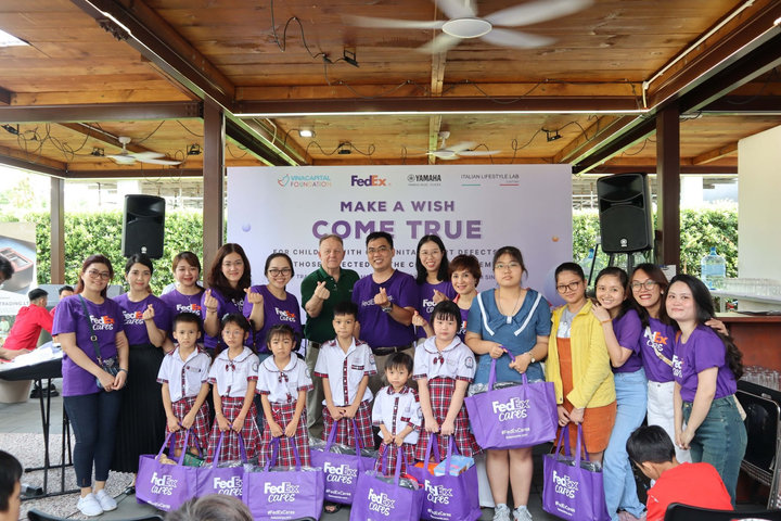 FedEx mang niềm vui mùa lễ đến với các em nhỏ có hoàn cảnh khó khăn