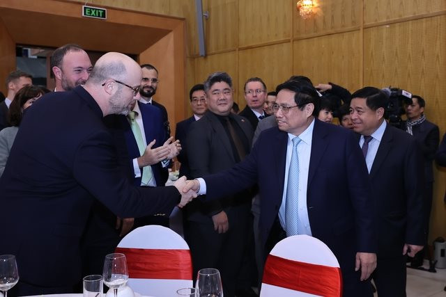Các nhà tài trợ, doanh nghiệp có vốn đầu tư nước ngoài trân trọng sự quan tâm, hợp tác, lắng nghe của Chính phủ