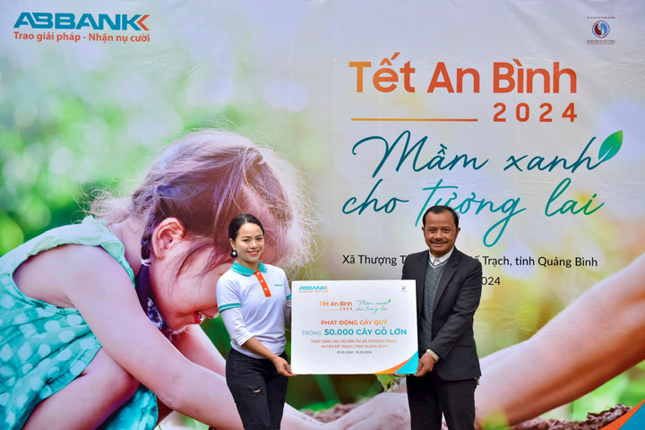 Tết An Bình 2024: ABBANK gây quỹ tài trợ 50.000 cây gỗ lớn cho người dân Quảng Bình