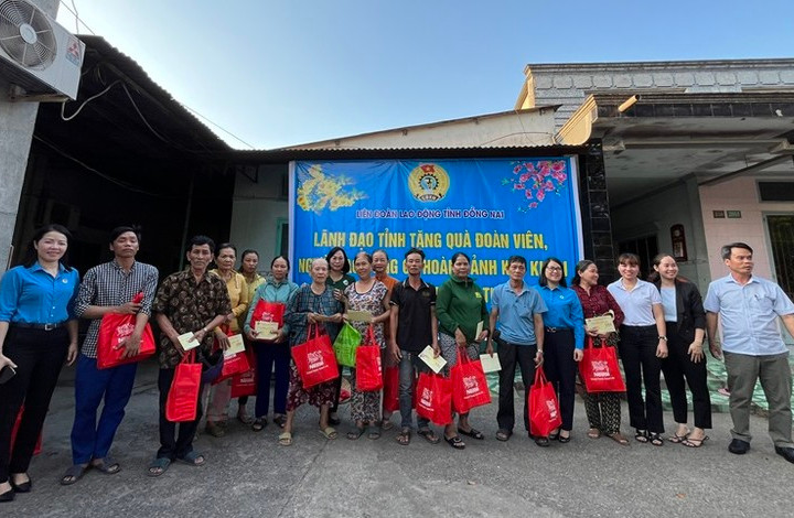 Nestlé Việt Nam tặng gần 6.000 phần quà cho các gia đình có hoàn cảnh khó khăn nhân dịp Tết Nguyên đán