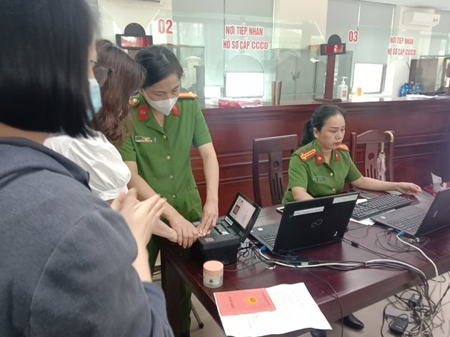 Sắp sử dụng mống mắt, ADN, giọng nói để làm thẻ căn cước