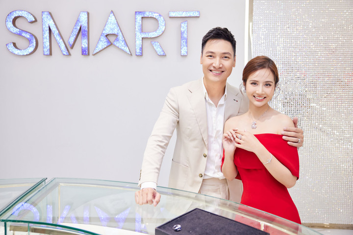 Chúng ta của 8 năm sau: Dương và Lâm bất ngờ sánh đôi ở DOJI SMART