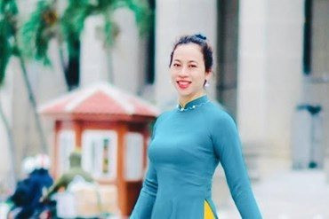 Người phụ nữ tròn cả hai vai