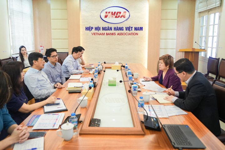 Hiệp hội Ngân hàng tiếp, làm việc với Hiệp hội Tuân thủ Quốc tế