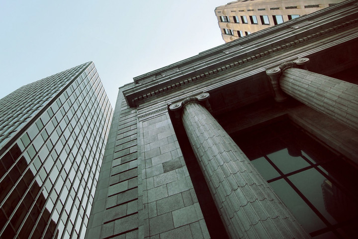 Ngành ngân hàng Mỹ tiếp tục chứng kiến nhiều diễn biến bất lợi