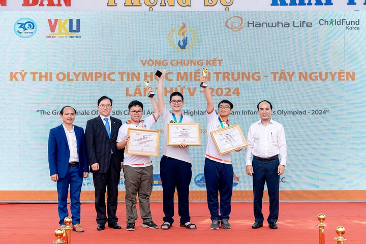 Hanwha Life đồng hành cùng Kỳ thi Olympic Tin học Miền Trung và Tây Nguyên