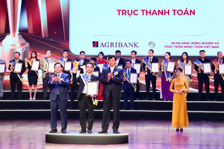Agribank lần thứ 9 liên tiếp được vinh danh Hệ thống CNTT Xuất sắc tại Giải thưởng Sao Khuê 2024