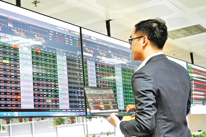 Vốn đầu tư gián tiếp nước ngoài và thị trường chứng khoán Việt Nam