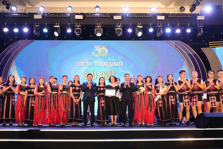 Trao giải 3 cuộc thi "Tự hào Banker", "Tài năng Banker" và "Nét đẹp Banker"