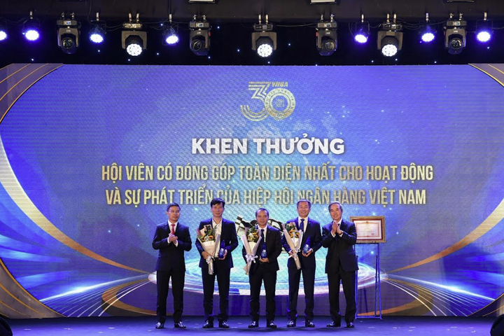 Vietcombank "thắng lớn" tại các cuộc thi của Hiệp hội Ngân hàng Việt Nam