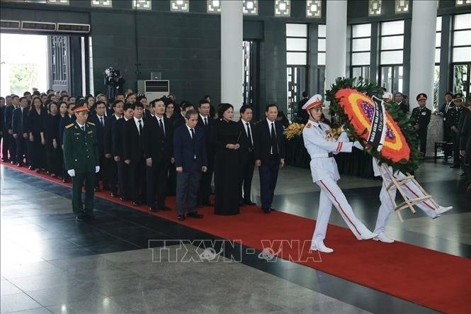 Đoàn Ngân hàng Nhà nước Việt Nam viếng Tổng Bí thư Nguyễn Phú Trọng