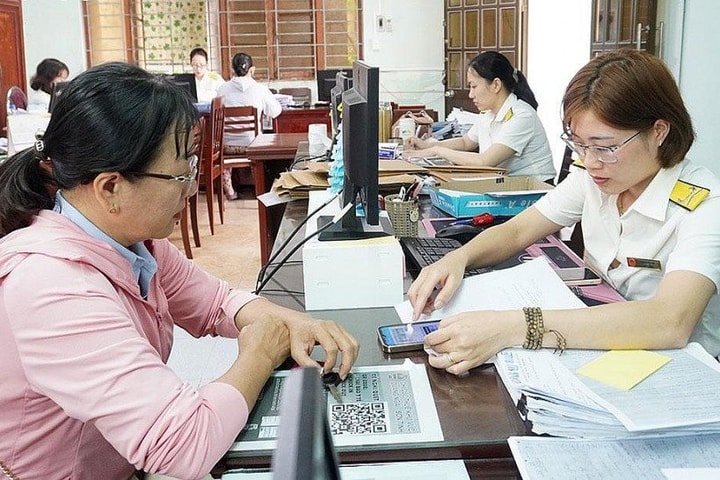 Tổng cục Thuế thông tin làm rõ về quy định tạm hoãn xuất cảnh