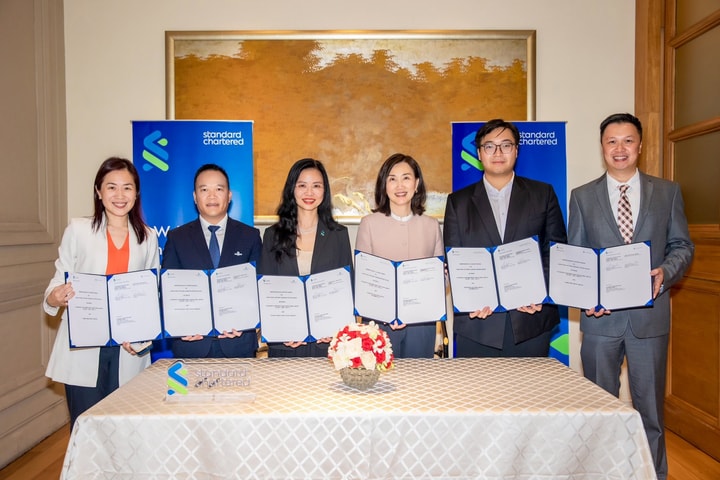 Standard Chartered ký kết MOU tìm kiếm cơ hội phát triển kinh doanh giữa Việt Nam - Hong Kong (Trung Quốc)