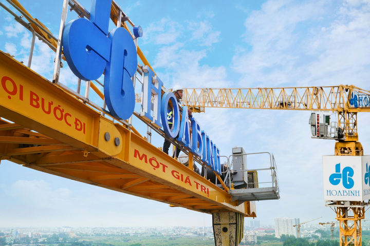 CEO Lê Văn Nam thoái sạch vốn tại Tập đoàn Xây dựng Hòa Bình