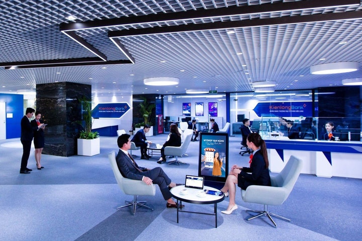 KienlongBank được vinh danh tại 2 hạng mục "Nơi làm việc tốt nhất" và "Ngân hàng có dịch vụ khách hàng tốt nhất Việt Nam 2024"
