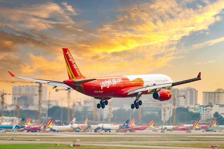 Các hãng hàng không mở bán lượng lớn vé máy bay Tết Nguyên đán 2025